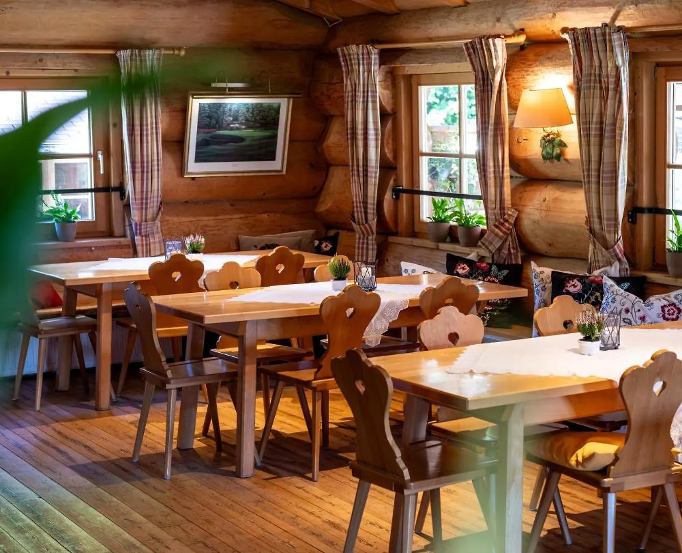Parkhotel Wallgau 4 Sterne Superior Alpenjuwel Mit Spa Genuss, Golf & Wellness In Der Karwendel-Region Tradition Trifft Eleganz Im Stilvollen Rueckzugsort