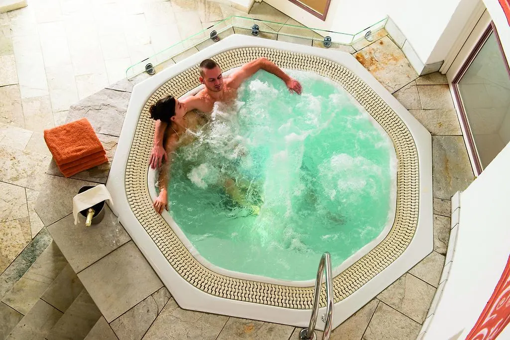Parkhotel Wallgau 4 Sterne Superior Alpenjuwel Mit Spa Genuss, Golf & Wellness In Der Karwendel-Region Tradition Trifft Eleganz Im Stilvollen Rueckzugsort